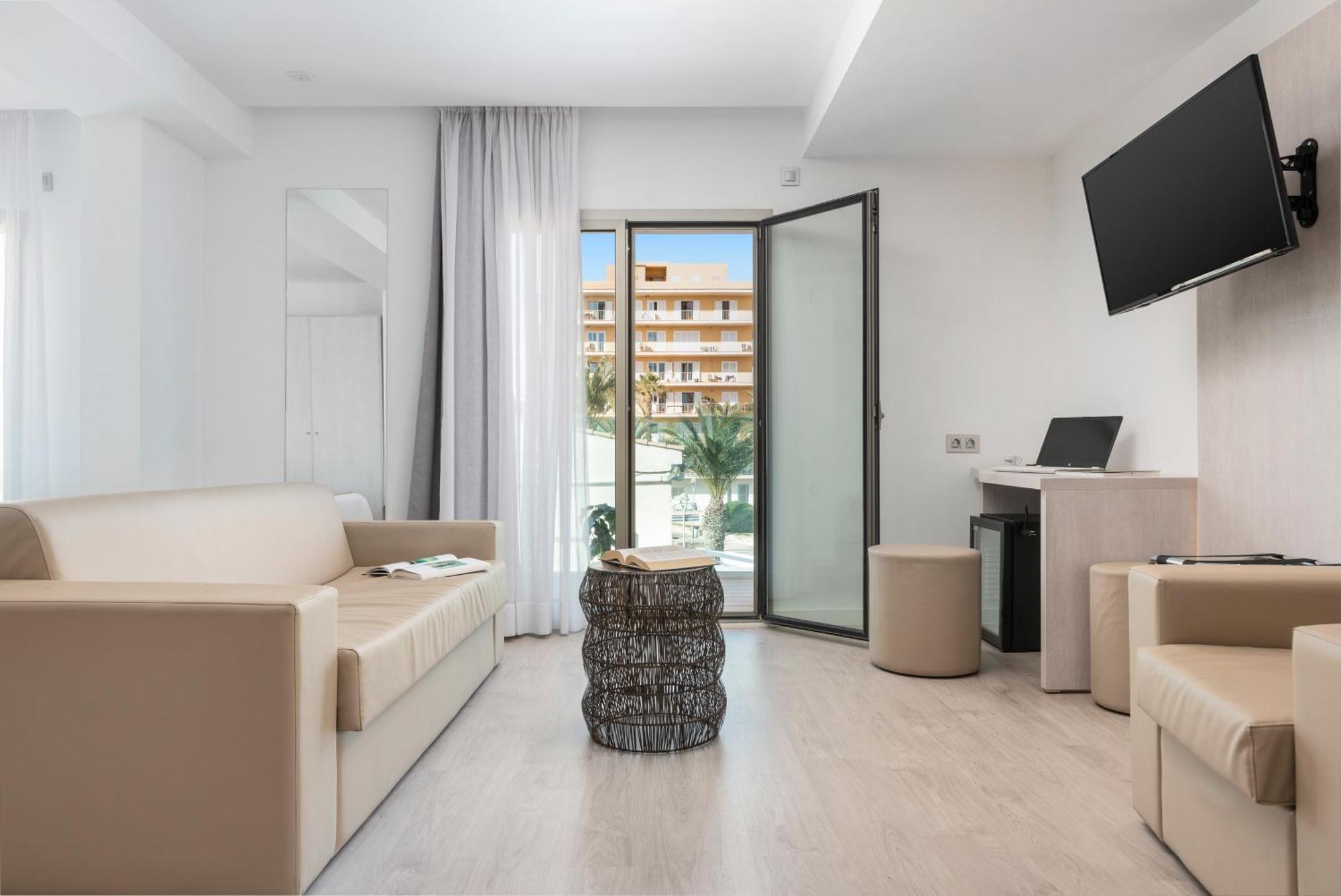 Llaut Boutique Hotel (Adults Only) Can Picafort  Quarto foto